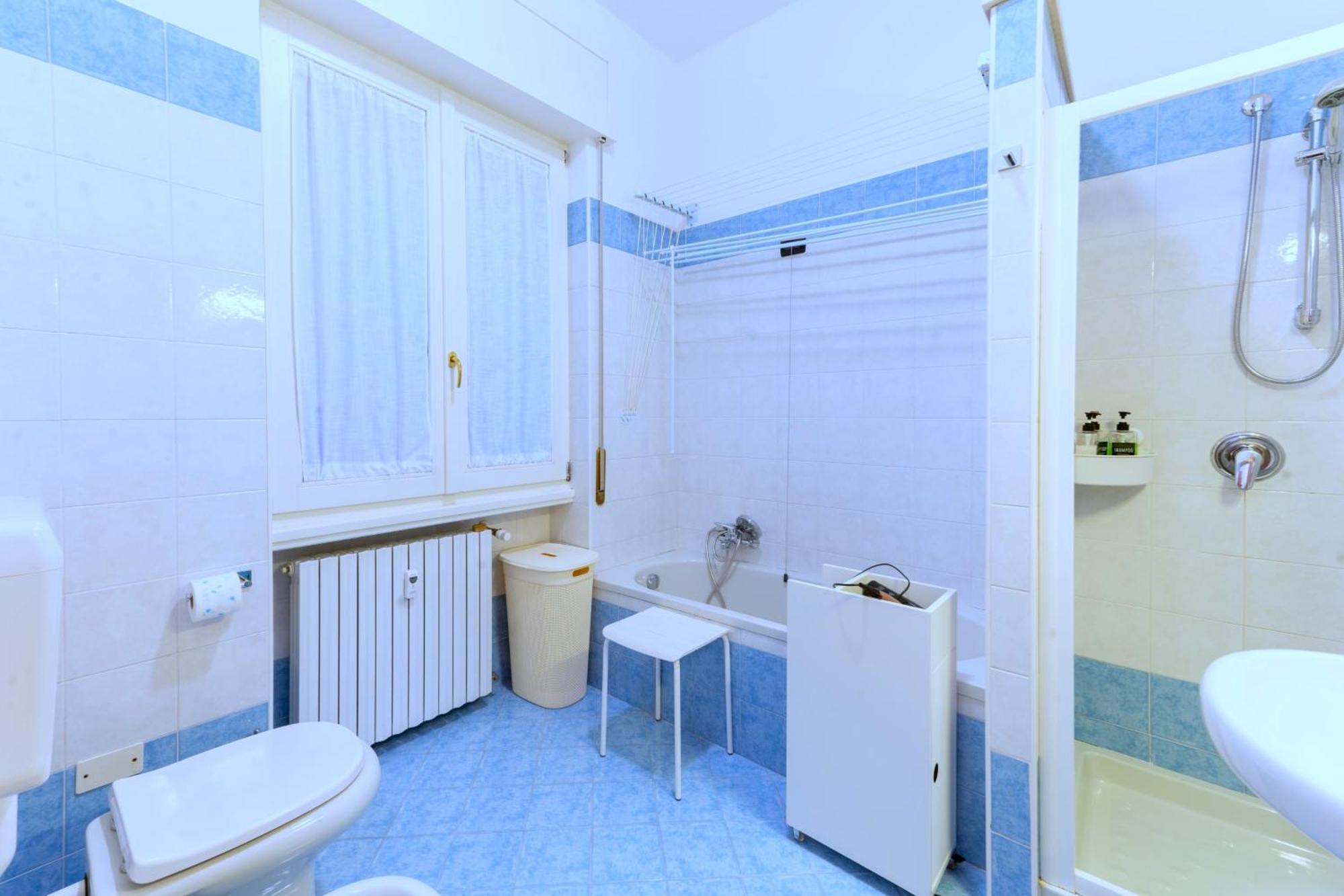 Holiday Apartment - Brescia Centro - Parcheggio Privato エクステリア 写真