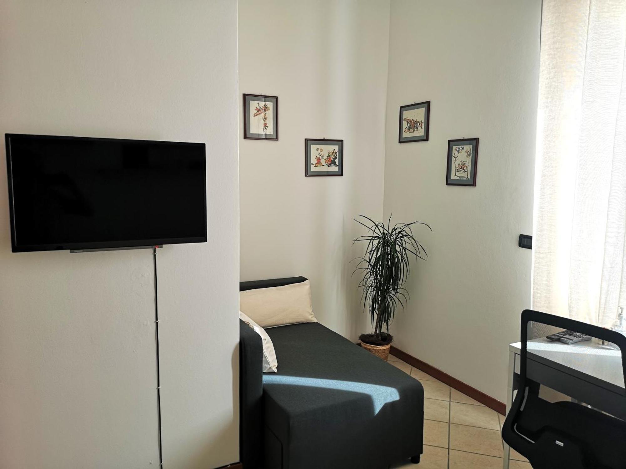 Holiday Apartment - Brescia Centro - Parcheggio Privato エクステリア 写真