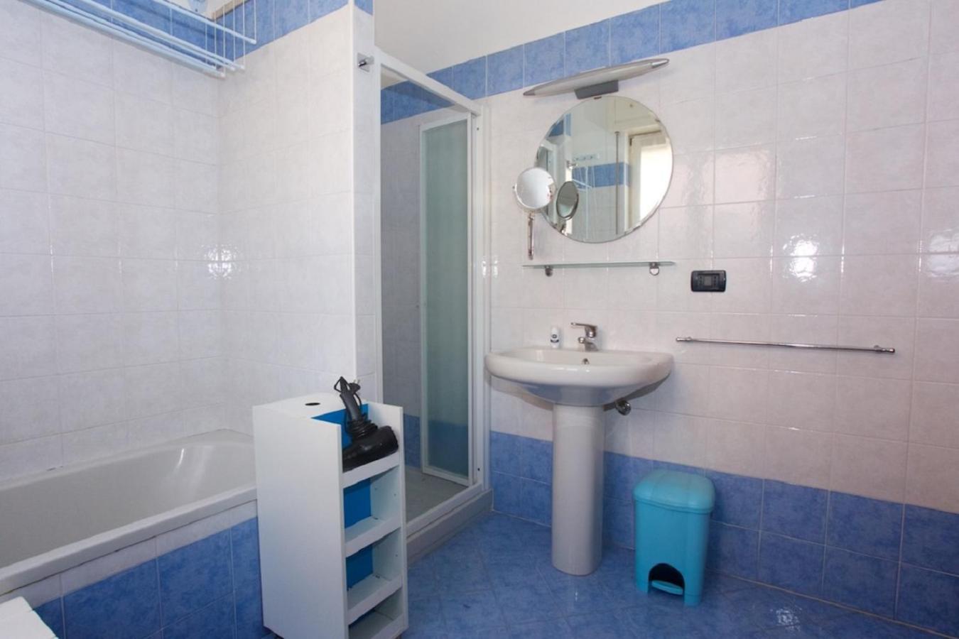 Holiday Apartment - Brescia Centro - Parcheggio Privato エクステリア 写真
